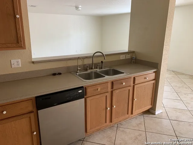 272 HINGE CHASE Cibolo, TX 78108