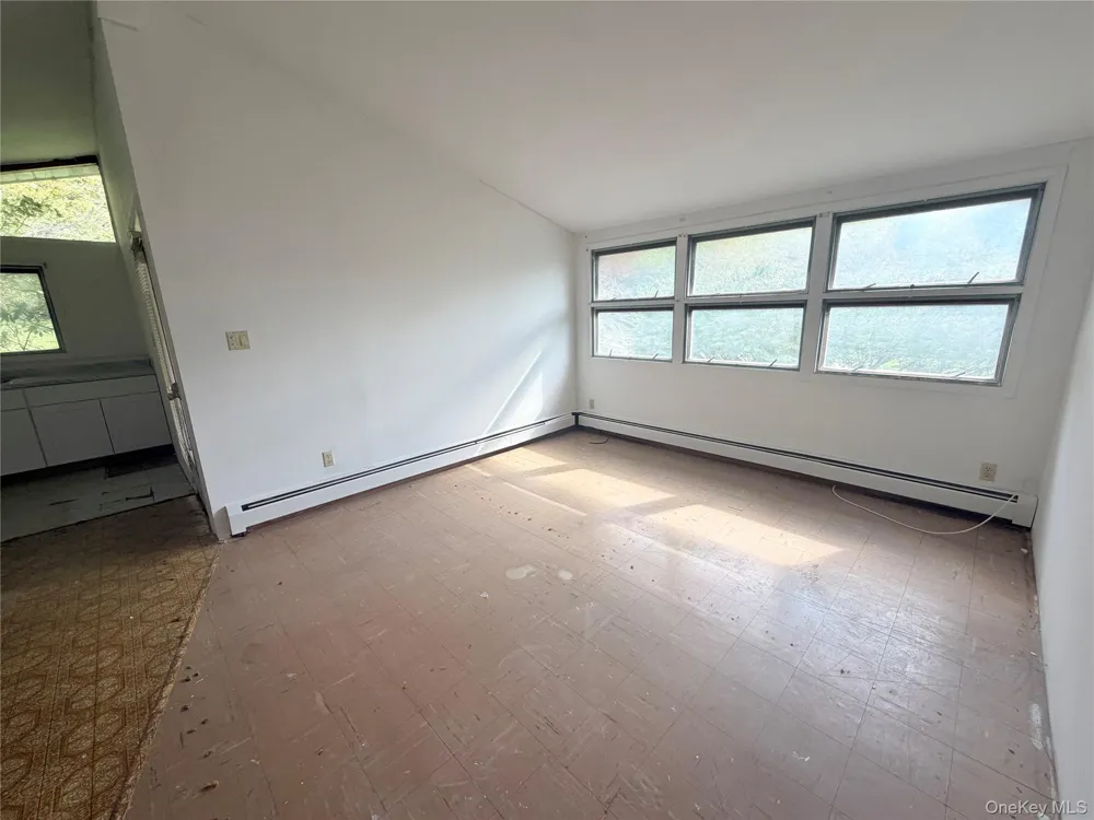 25 Miles Fallsburg, NY 12733