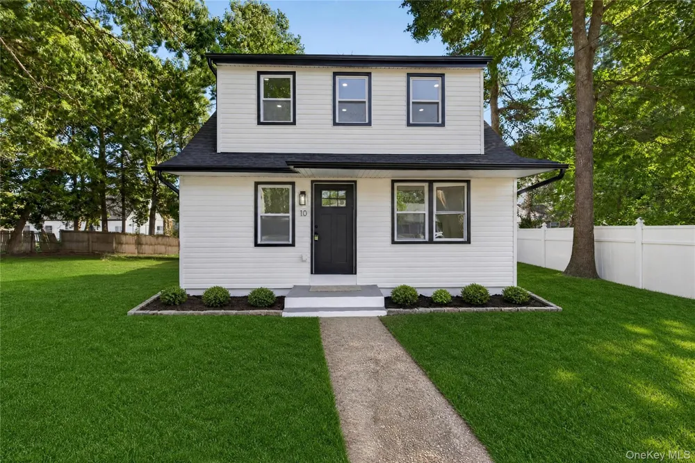 10 harrison Drive Shirley, NY 11967