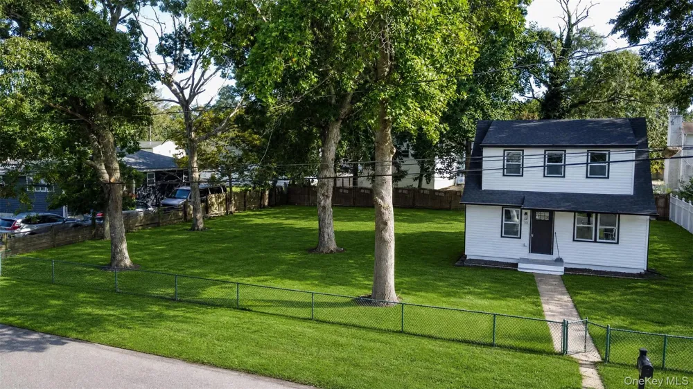 10 harrison Drive Shirley, NY 11967