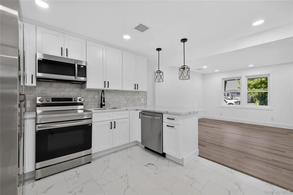 10 harrison Drive Shirley, NY 11967