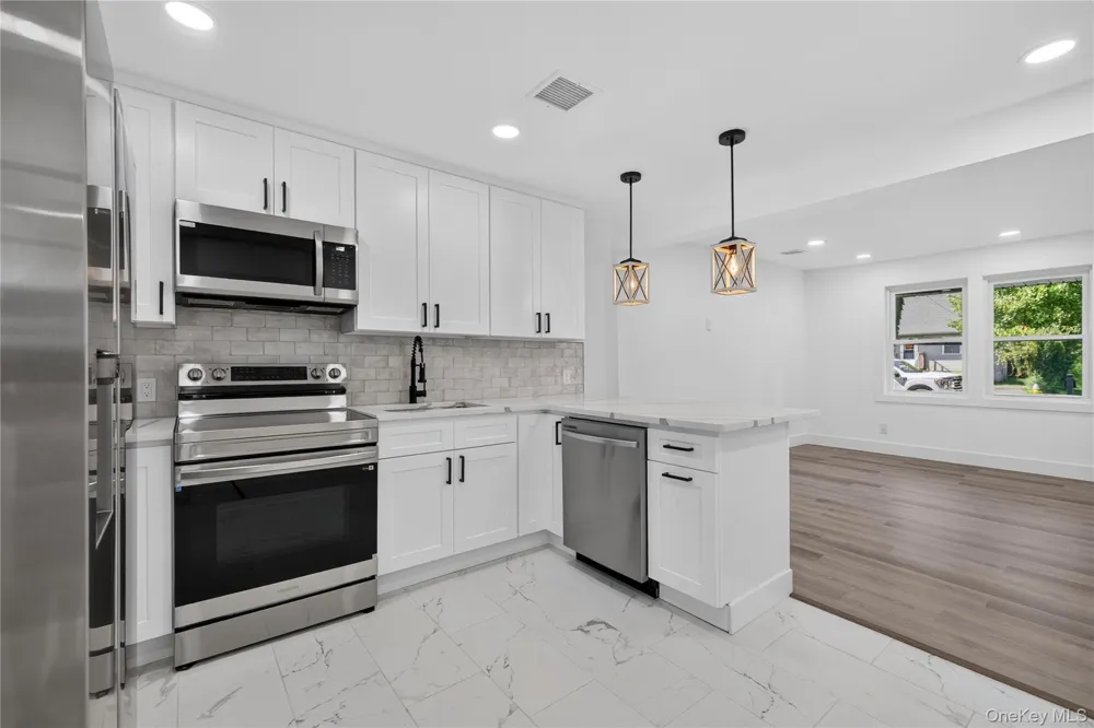 10 harrison Drive Shirley, NY 11967