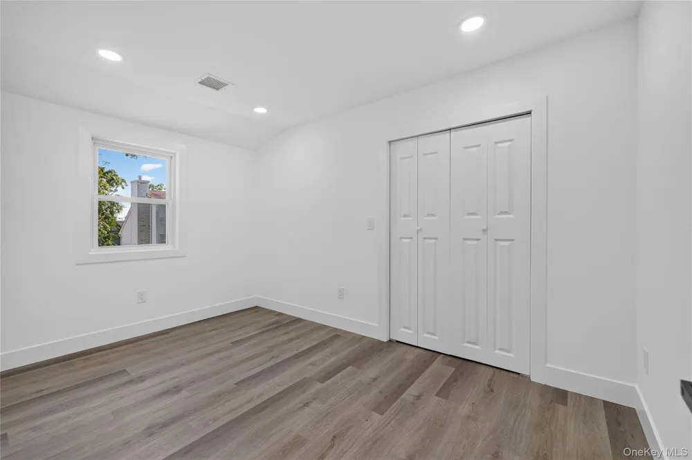 10 harrison Drive Shirley, NY 11967