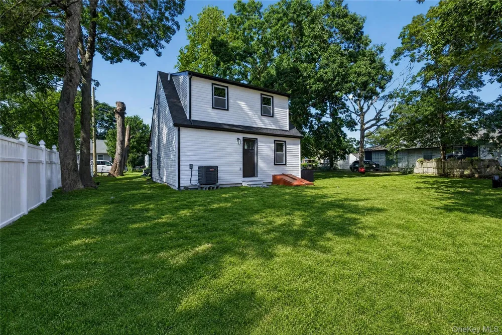 10 harrison Drive Shirley, NY 11967