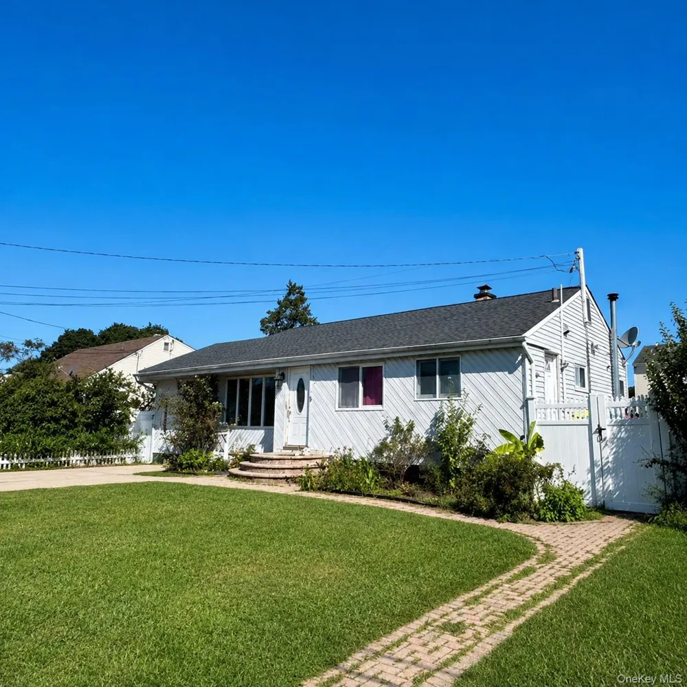 11 Franklin Street Brentwood, NY 11717