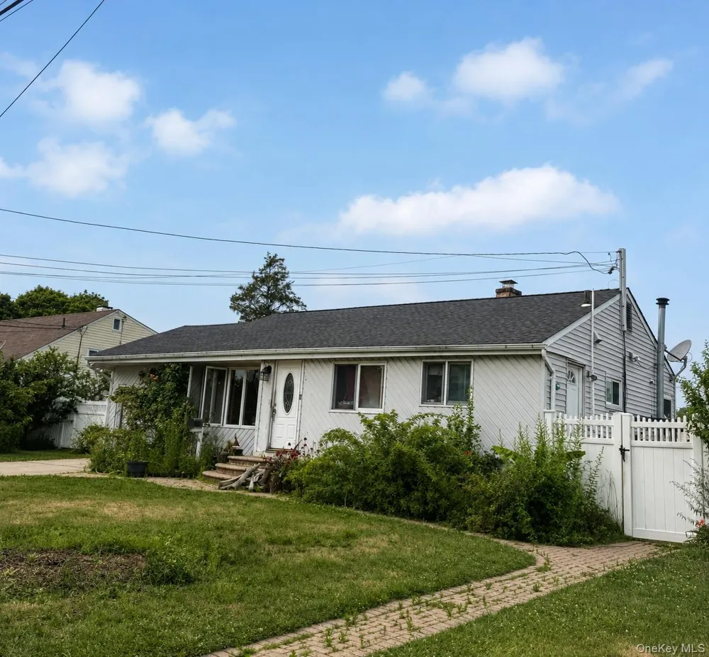 11 Franklin Street Brentwood, NY 11717