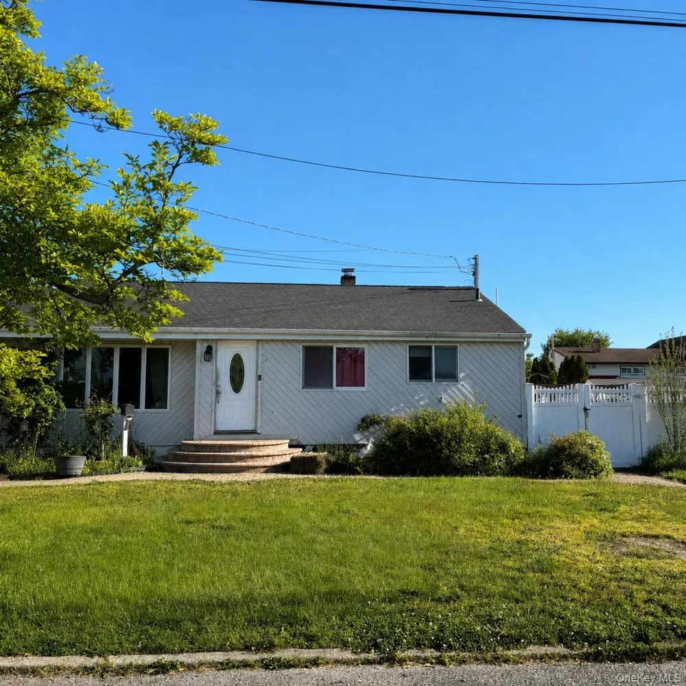 11 Franklin Street Brentwood, NY 11717