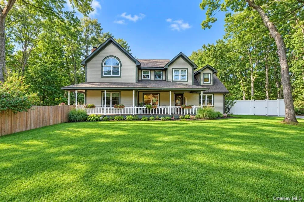 15 Hillcrest Avenue Port Jefferson, NY 11777