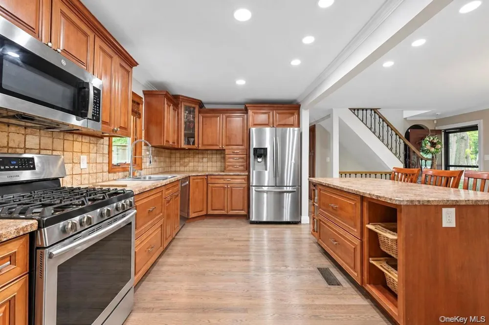 15 Hillcrest Avenue Port Jefferson, NY 11777