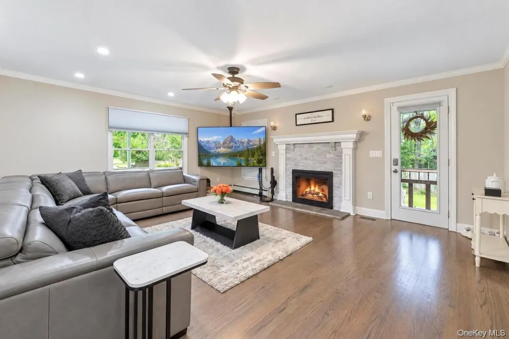 15 Hillcrest Avenue Port Jefferson, NY 11777