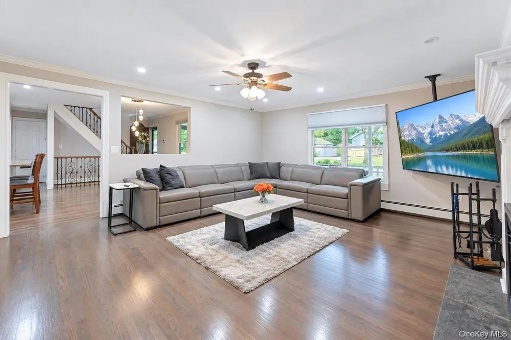 15 Hillcrest Avenue Port Jefferson, NY 11777
