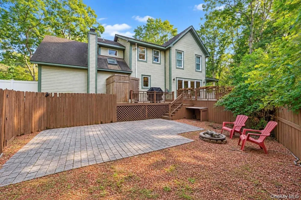 15 Hillcrest Avenue Port Jefferson, NY 11777