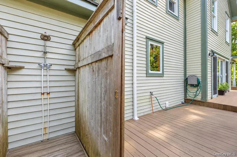 15 Hillcrest Avenue Port Jefferson, NY 11777