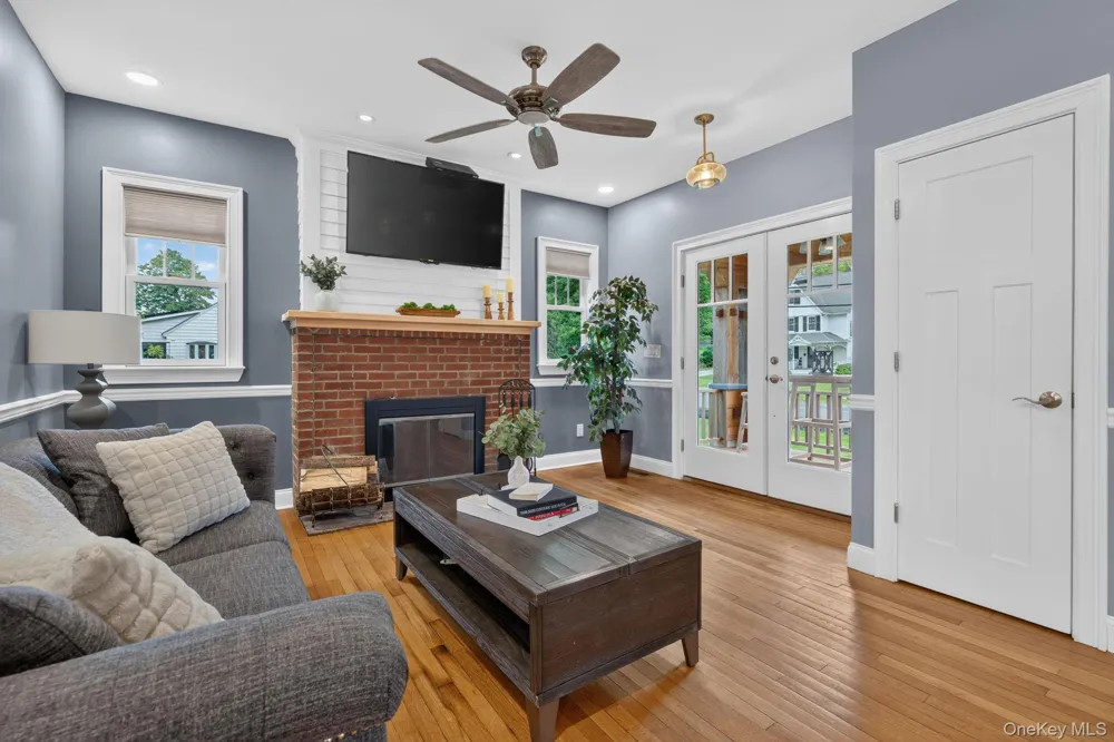 42 Colonial Avenue Warwick, NY 10990