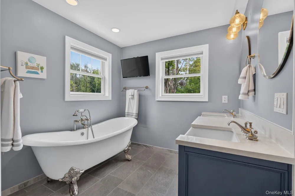 42 Colonial Avenue Warwick, NY 10990