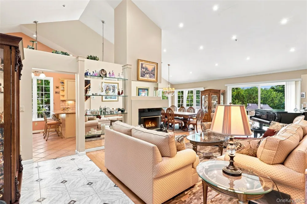 24 Oakcrest Lane Hastings-on-Hudson, NY 10706