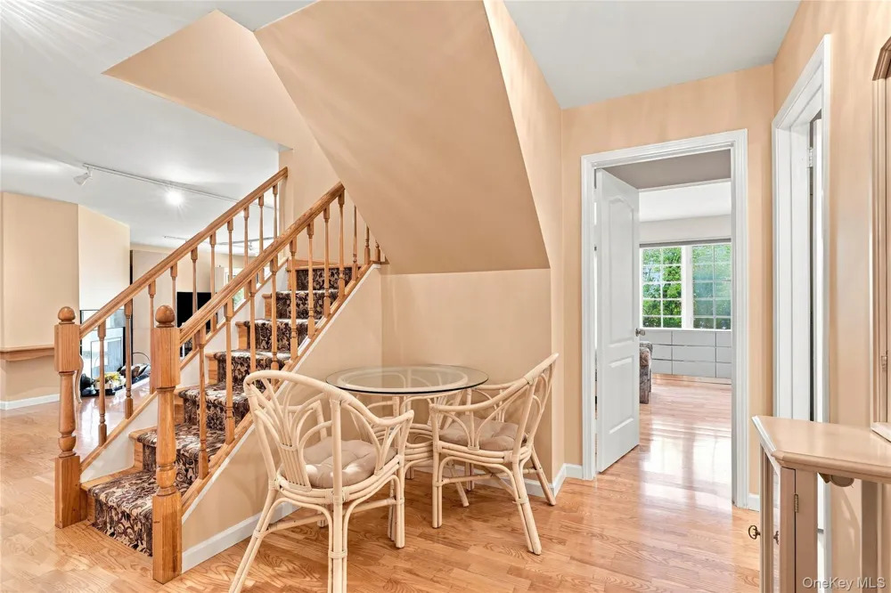 24 Oakcrest Lane Hastings-on-Hudson, NY 10706
