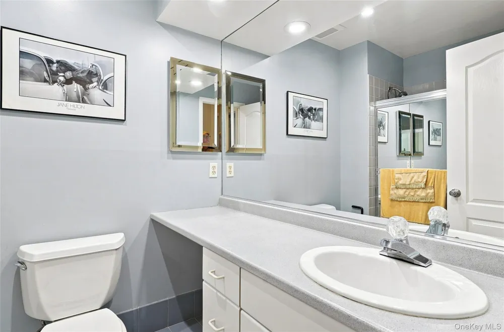 24 Oakcrest Lane Hastings-on-Hudson, NY 10706