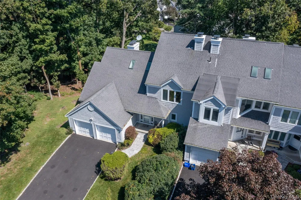 24 Oakcrest Lane Hastings-on-Hudson, NY 10706