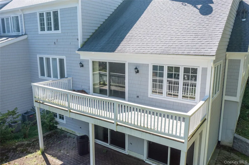 24 Oakcrest Lane Hastings-on-Hudson, NY 10706