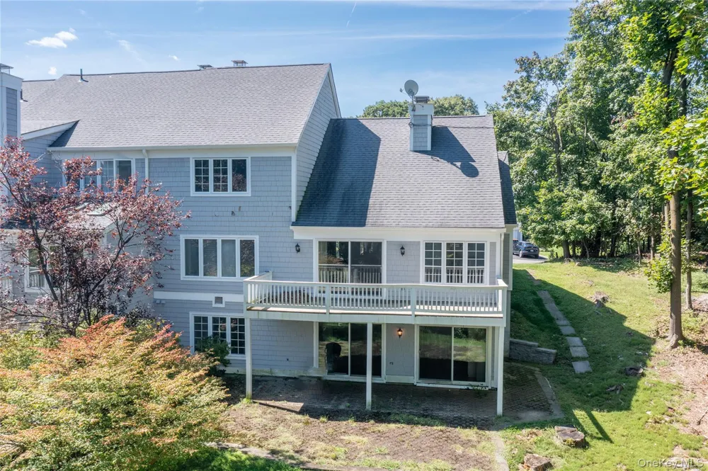 24 Oakcrest Lane Hastings-on-Hudson, NY 10706