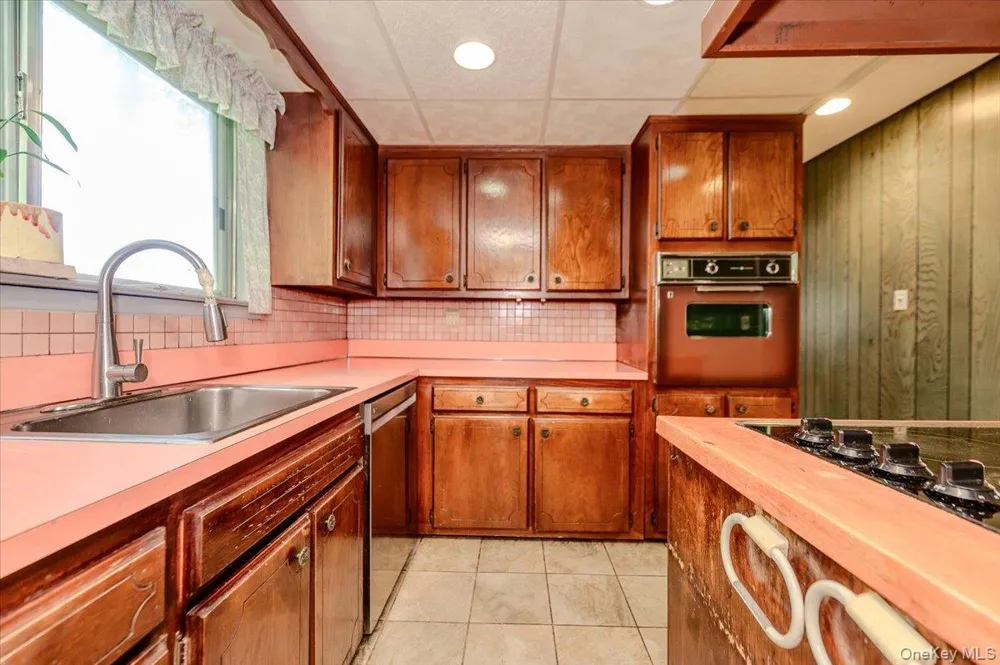 44 E Half Hollow Road Dix Hills, NY 11746