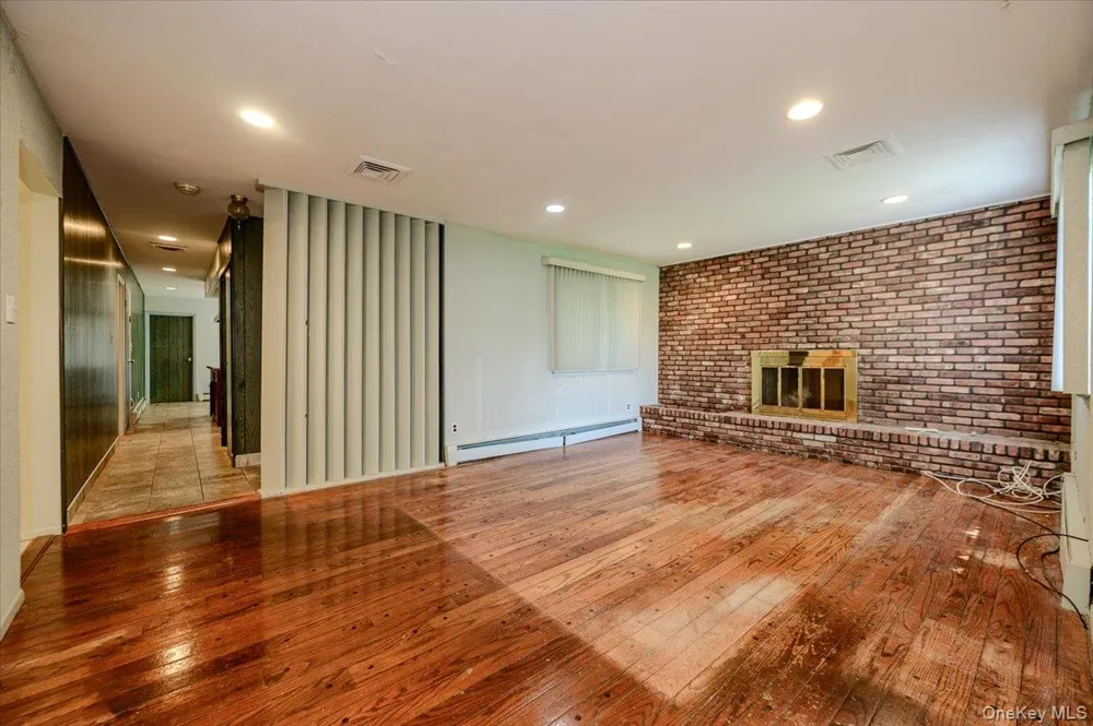 44 E Half Hollow Road Dix Hills, NY 11746