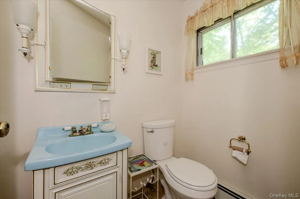44 E Half Hollow Road Dix Hills, NY 11746