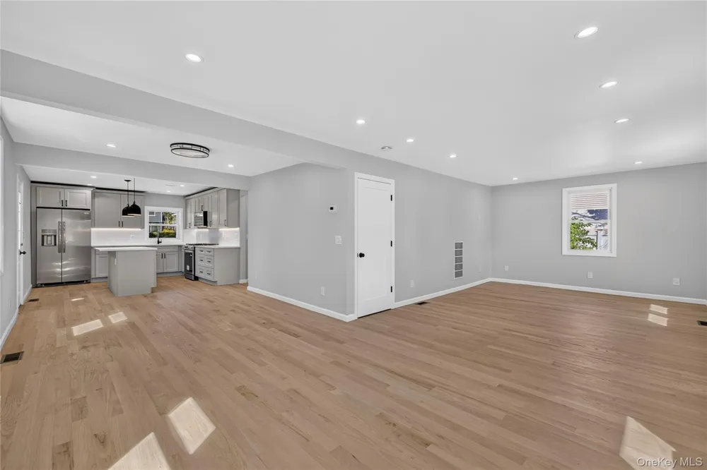 31 Rosemary Place East Islip, NY 11730