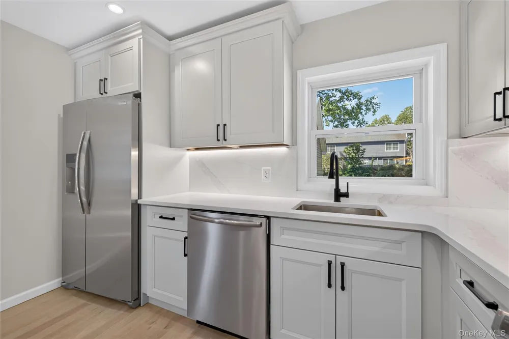31 Rosemary Place East Islip, NY 11730