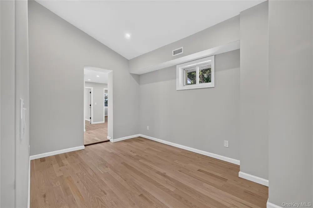 31 Rosemary Place East Islip, NY 11730