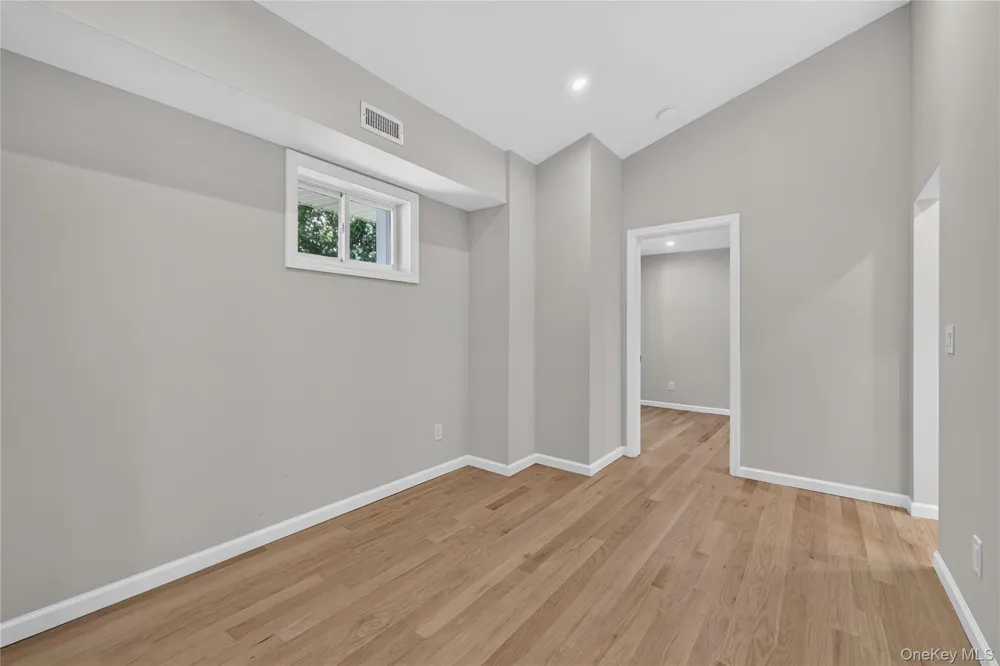 31 Rosemary Place East Islip, NY 11730