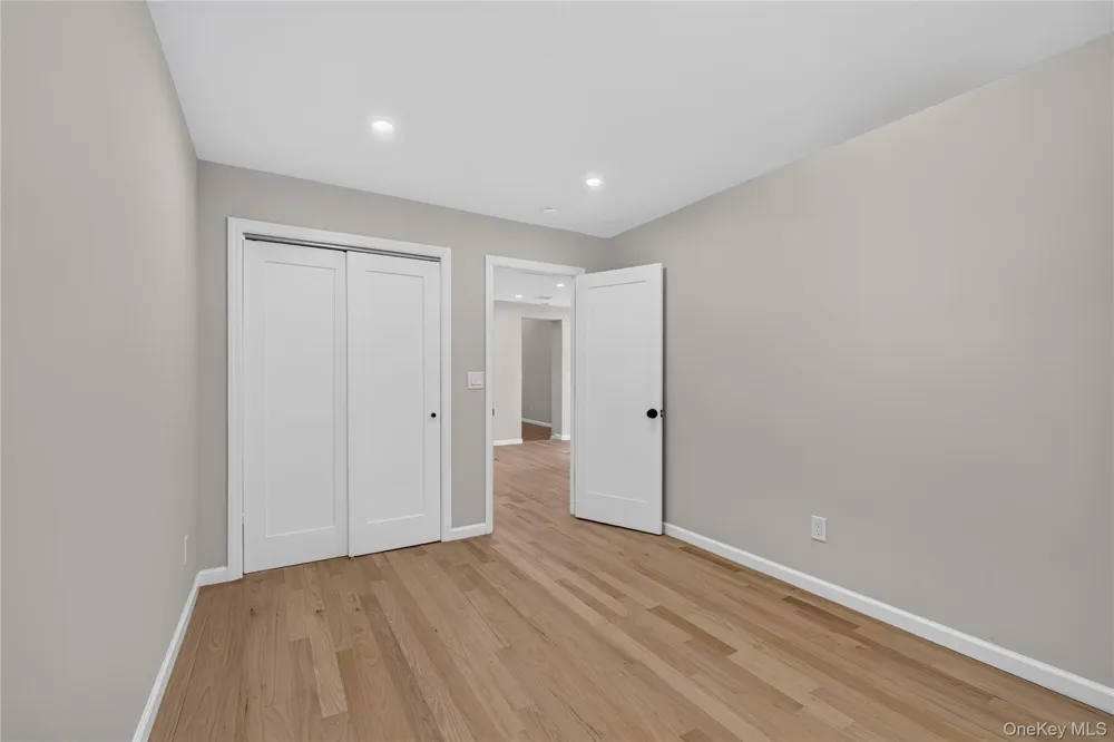 31 Rosemary Place East Islip, NY 11730