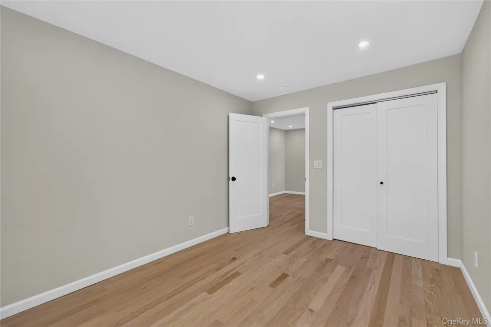 31 Rosemary Place East Islip, NY 11730