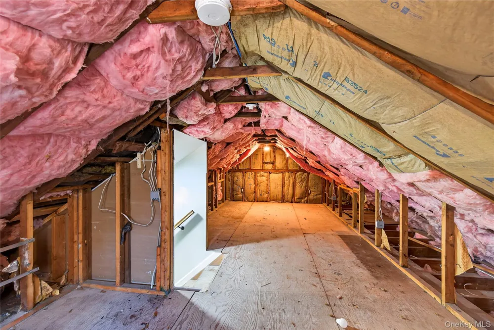 31 Rosemary Place East Islip, NY 11730