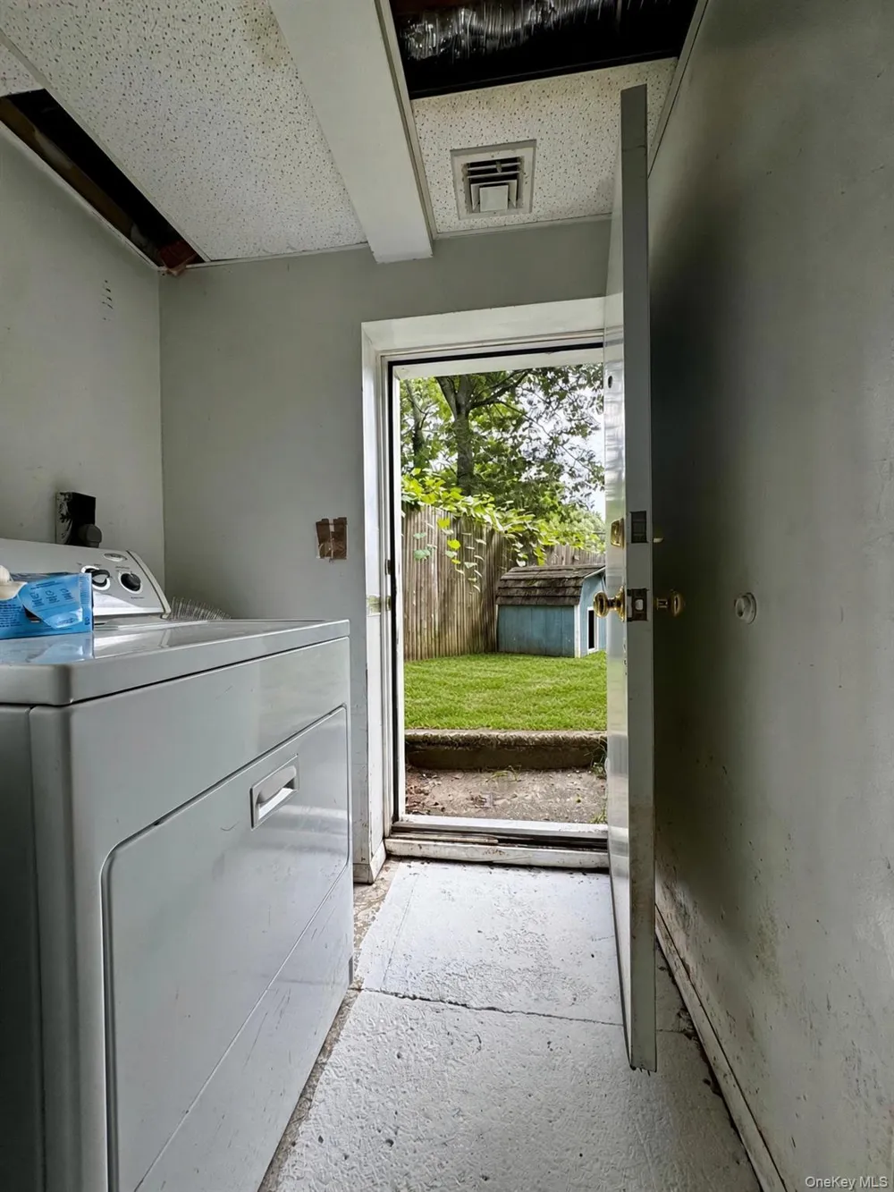 15 Laurelton Road Sound Beach, NY 11789