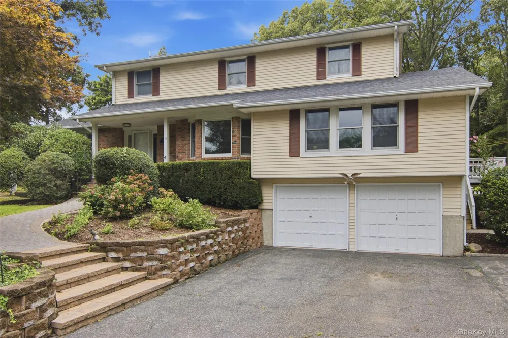 18 White Deer Court Huntington, NY 11743