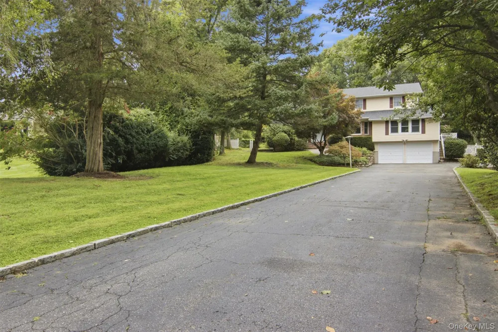 18 White Deer Court Huntington, NY 11743