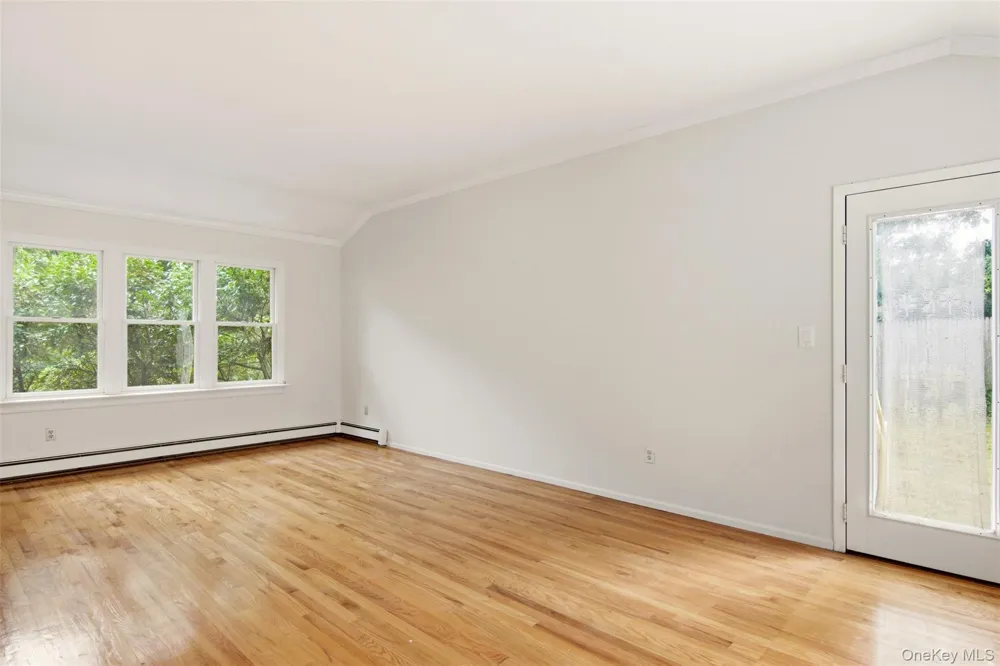 18 White Deer Court Huntington, NY 11743