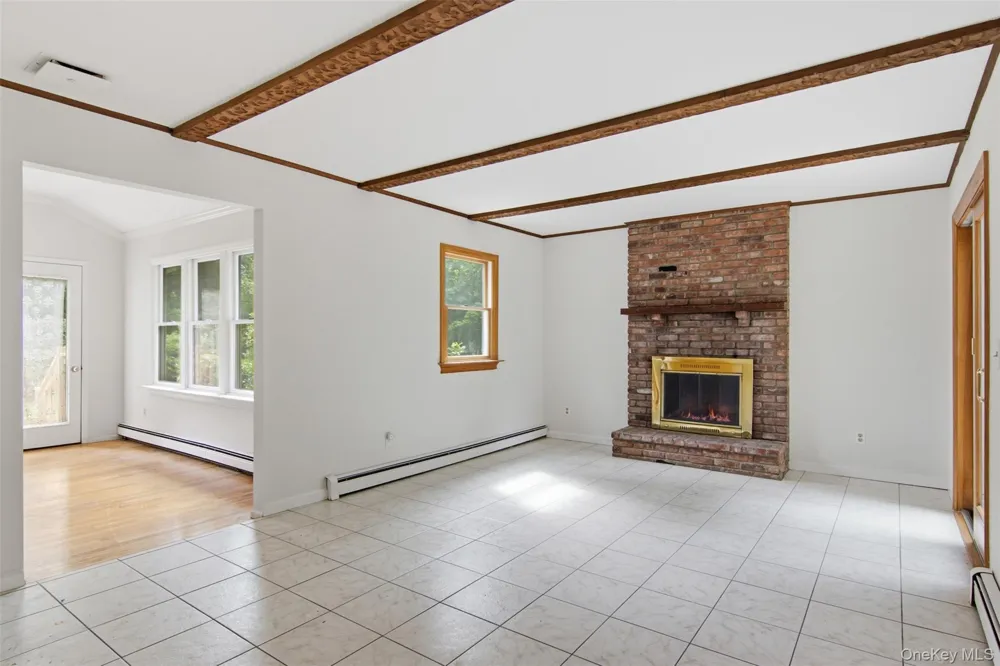 18 White Deer Court Huntington, NY 11743