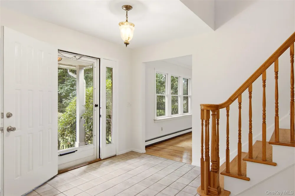18 White Deer Court Huntington, NY 11743
