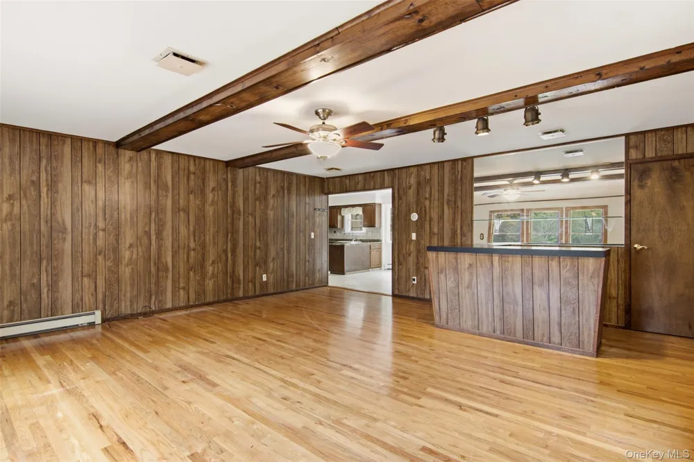 18 White Deer Court Huntington, NY 11743