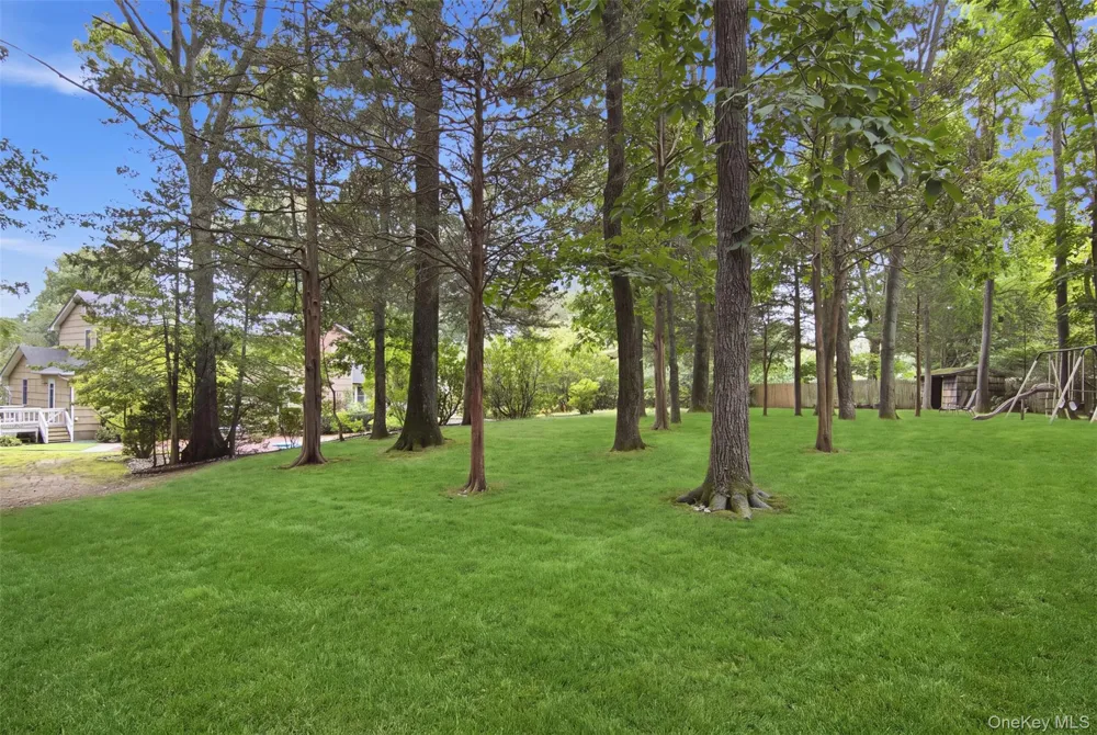 18 White Deer Court Huntington, NY 11743