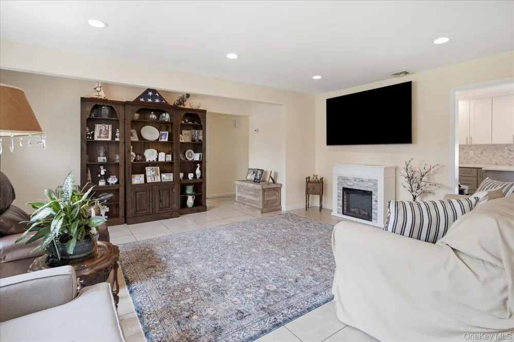 45 Polo Road Massapequa, NY 11758