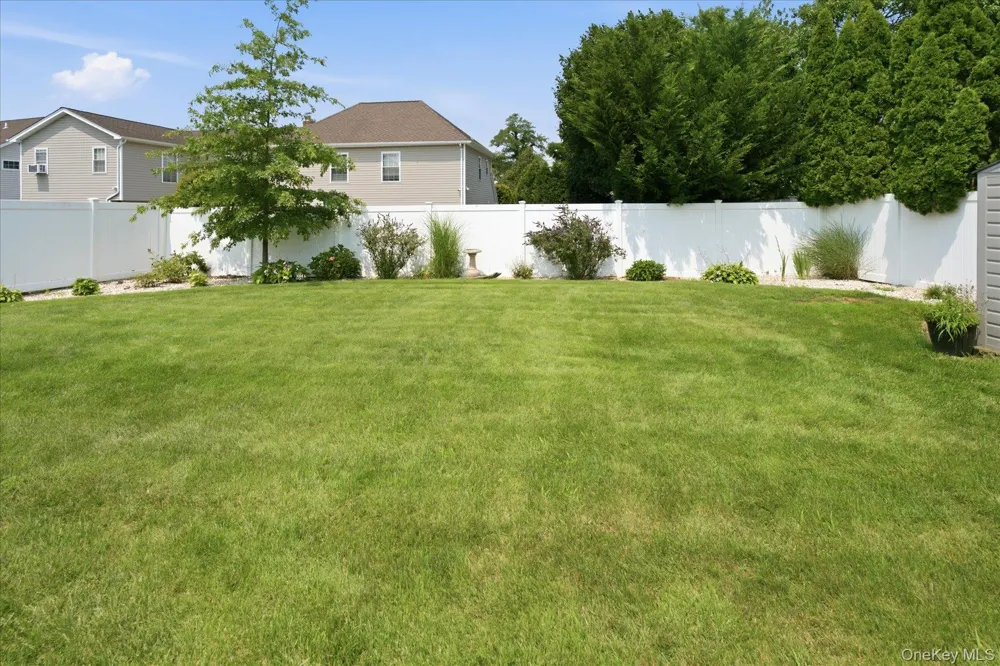 45 Polo Road Massapequa, NY 11758