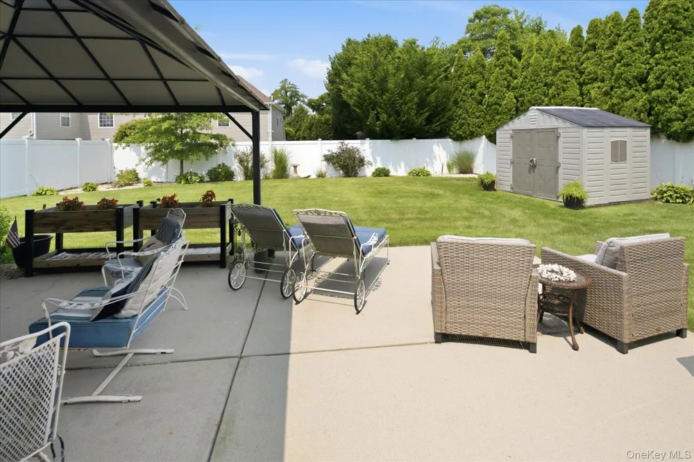 45 Polo Road Massapequa, NY 11758