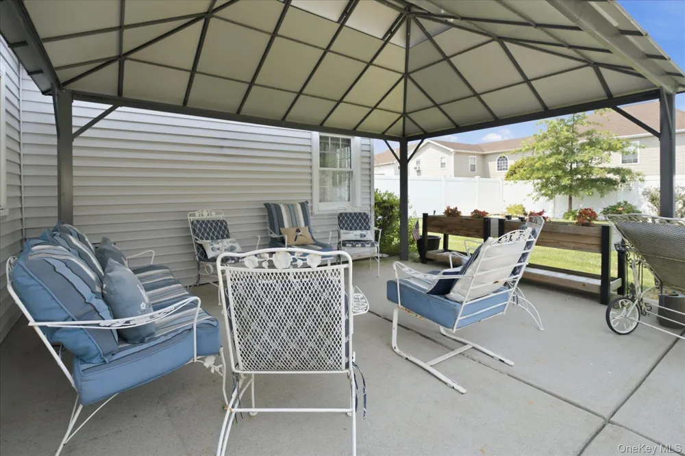 45 Polo Road Massapequa, NY 11758