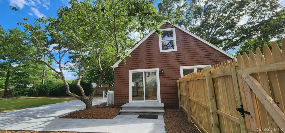 430 Boxwood Drive Shirley, NY 11967