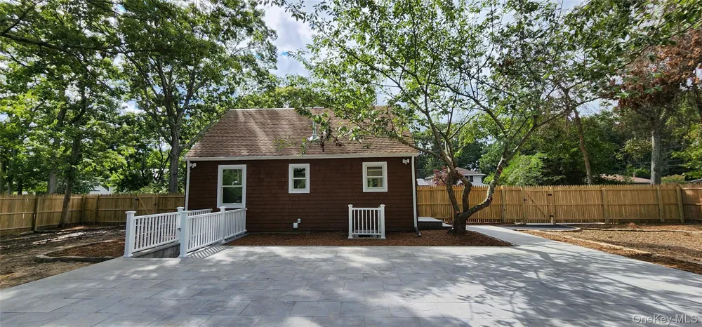 430 Boxwood Drive Shirley, NY 11967