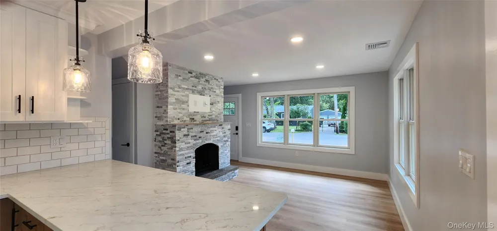 430 Boxwood Drive Shirley, NY 11967